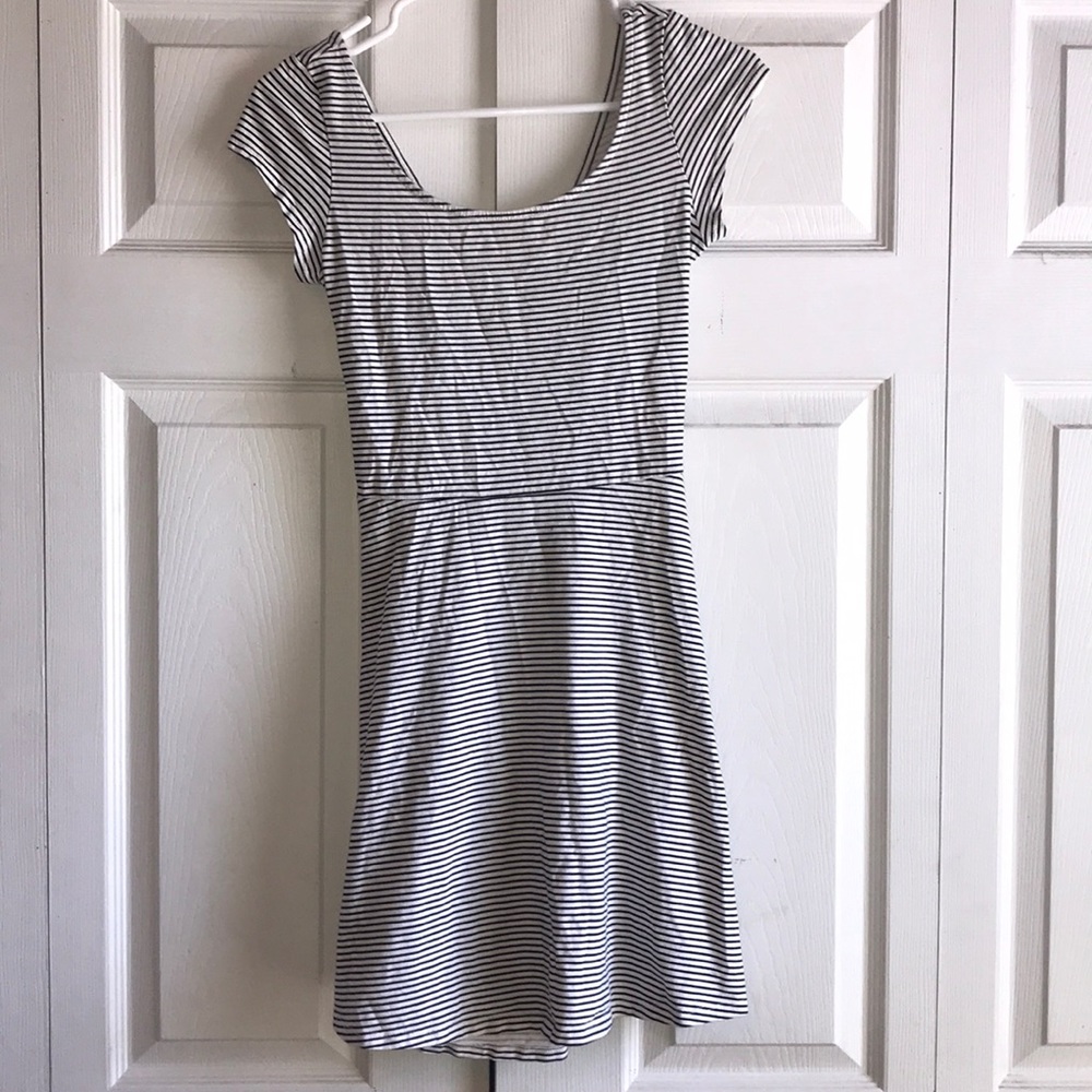 Super cute American eagle sundress with open back